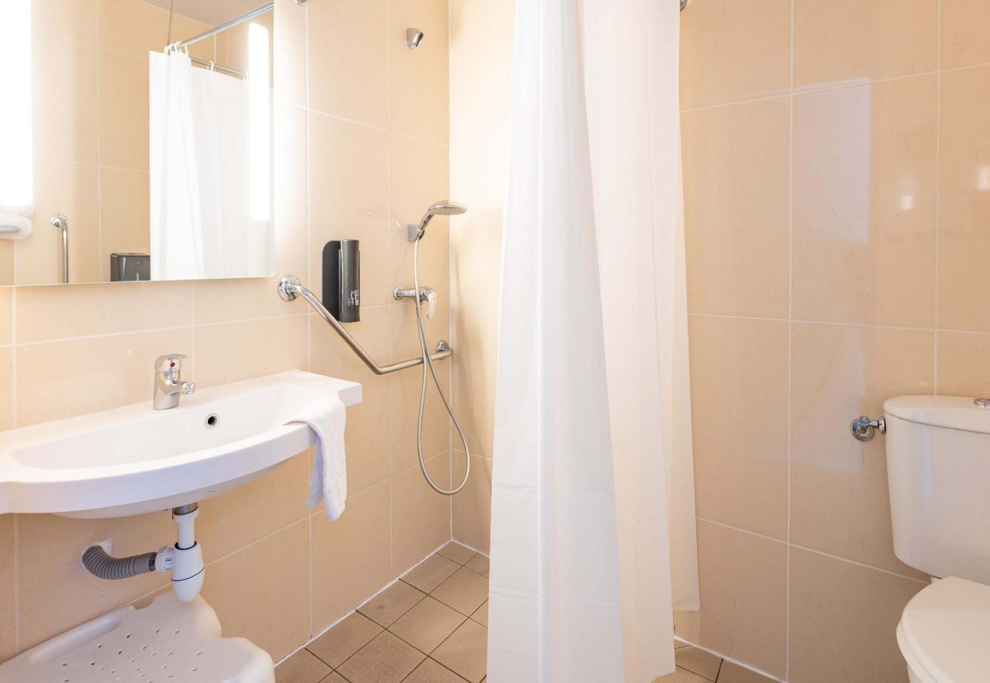 B&B HOTEL Rennes Est Cesson Sévigné Esterno foto